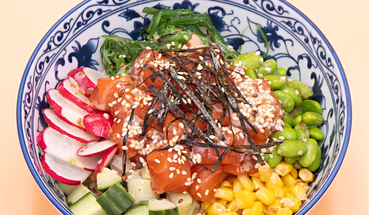 2d. Bát cầu vồng čerstvý losos