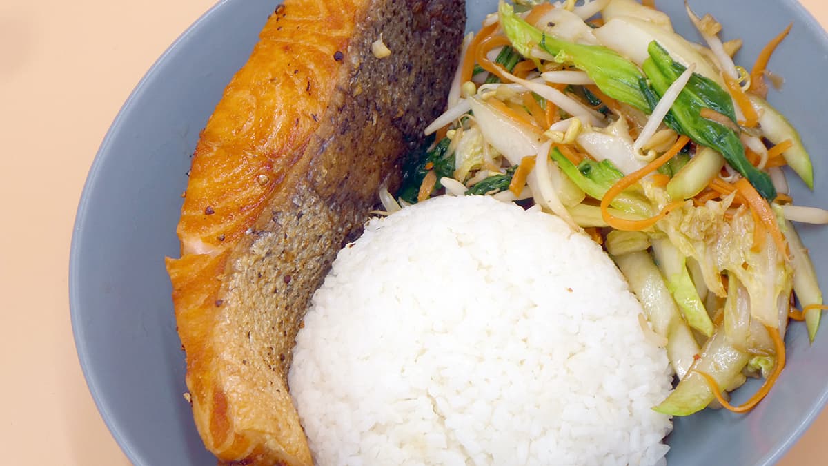 9. Cá áp chảo