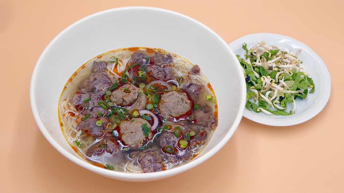6. Bún bò Huế